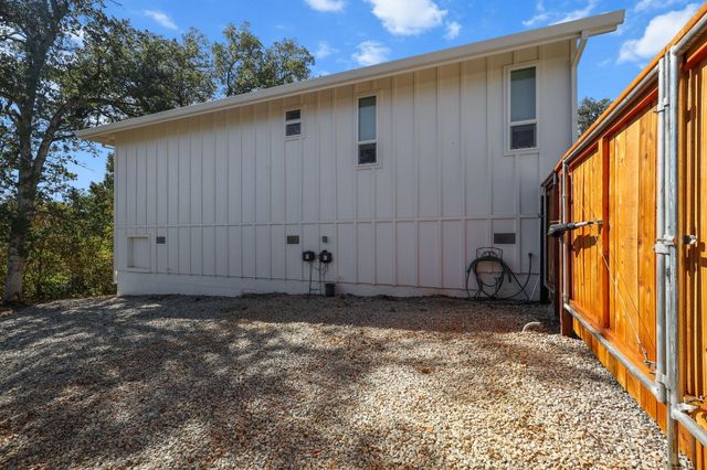 1387 Ridge Drive, Redding, CA 96001