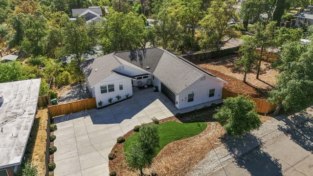 1387 Ridge Drive, Redding, CA 96001