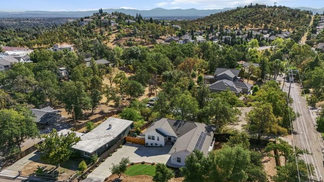 1387 Ridge Drive, Redding, CA 96001