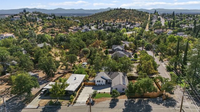 1387 Ridge Drive, Redding, CA 96001