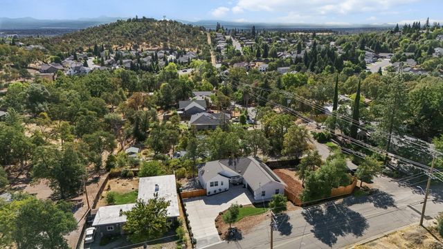 1387 Ridge Drive, Redding, CA 96001