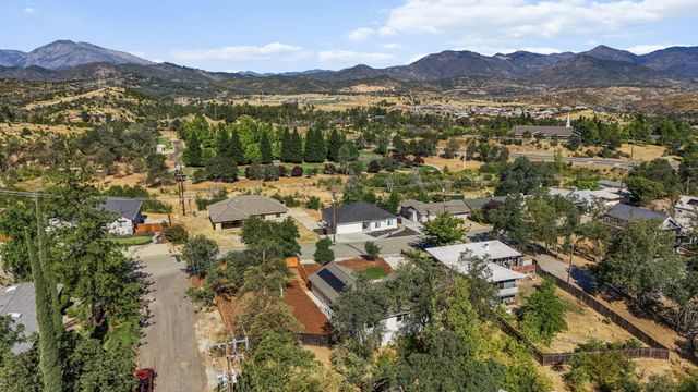 1387 Ridge Drive, Redding, CA 96001