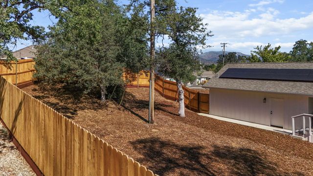 1387 Ridge Drive, Redding, CA 96001