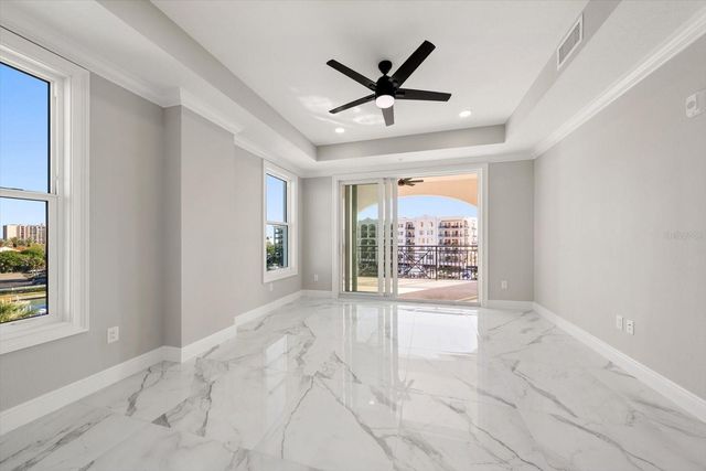 211 DOLPHIN POINT 401, Clearwater Beach, FL 33767