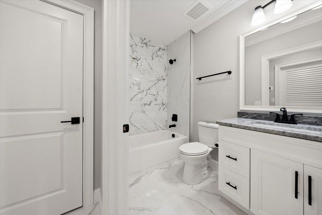 211 DOLPHIN POINT 401, Clearwater Beach, FL 33767