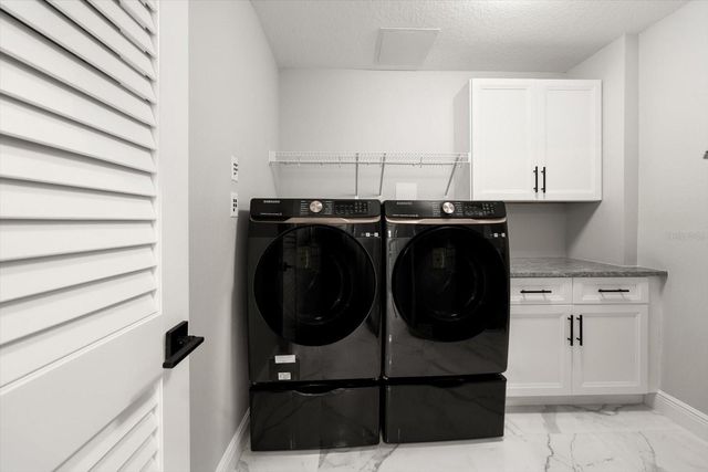 211 DOLPHIN POINT 401, Clearwater Beach, FL 33767