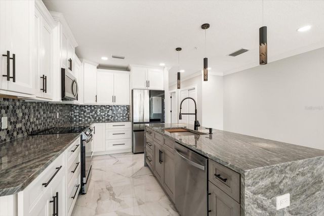 211 DOLPHIN POINT 401, Clearwater Beach, FL 33767