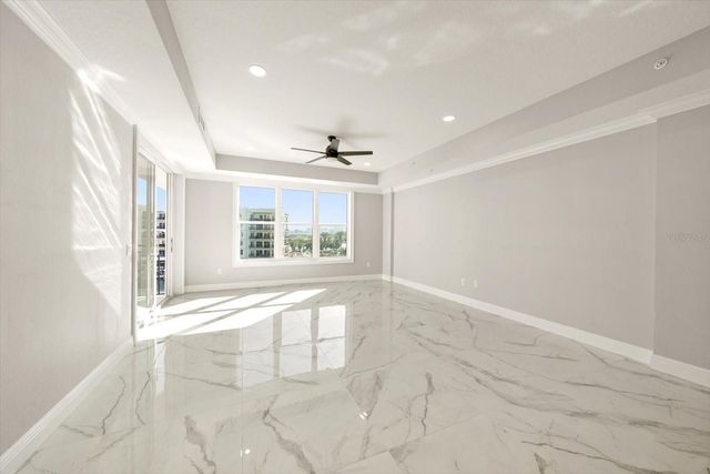 211 DOLPHIN POINT 401, Clearwater Beach, FL 33767