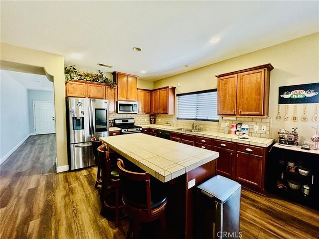 2404 Sosa Drive, Bakersfield, CA 93313