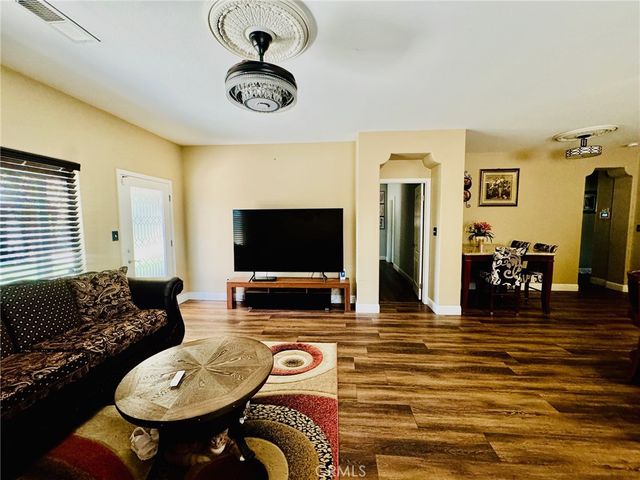 2404 Sosa Drive, Bakersfield, CA 93313
