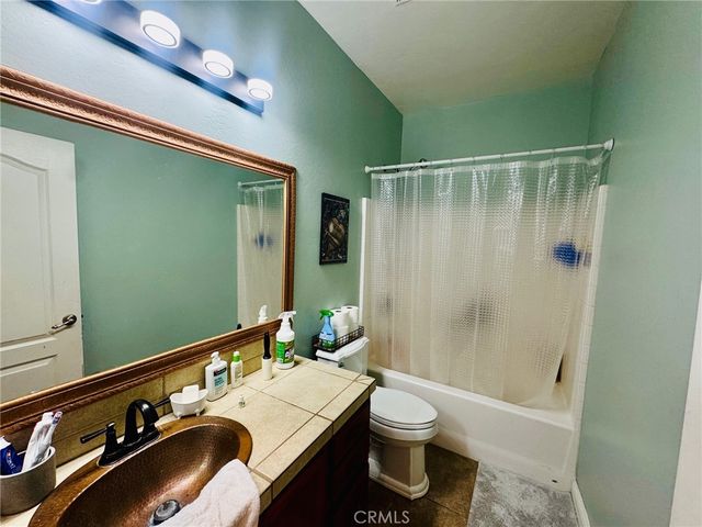 2404 Sosa Drive, Bakersfield, CA 93313