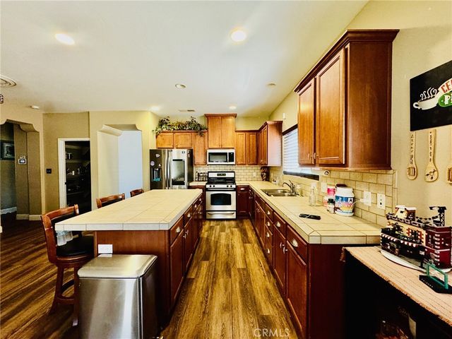2404 Sosa Drive, Bakersfield, CA 93313