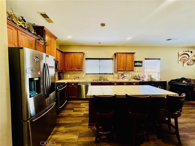 2404 Sosa Drive, Bakersfield, CA 93313