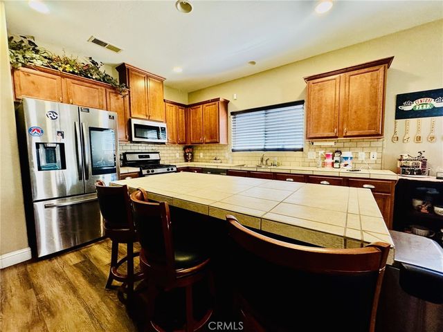 2404 Sosa Drive, Bakersfield, CA 93313