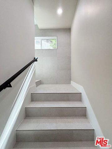 713 Devirian Place, Altadena, CA 91001