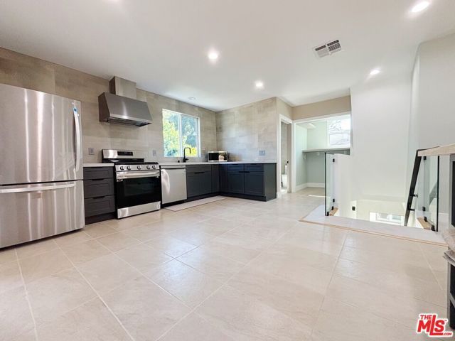 713 Devirian Place, Altadena, CA 91001