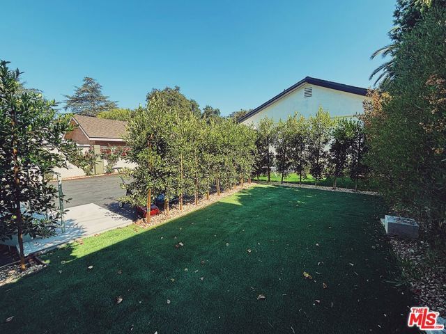 713 Devirian Place, Altadena, CA 91001