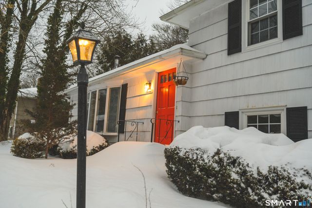 7 Old Colony Road, North Stonington, CT 06359