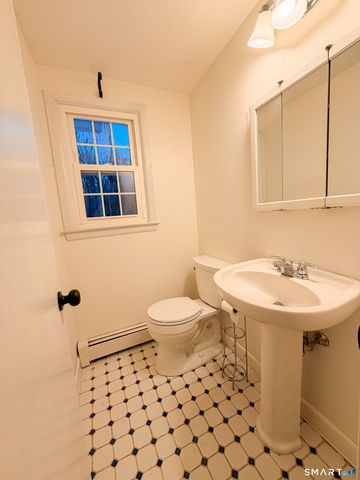 7 Old Colony Road, North Stonington, CT 06359