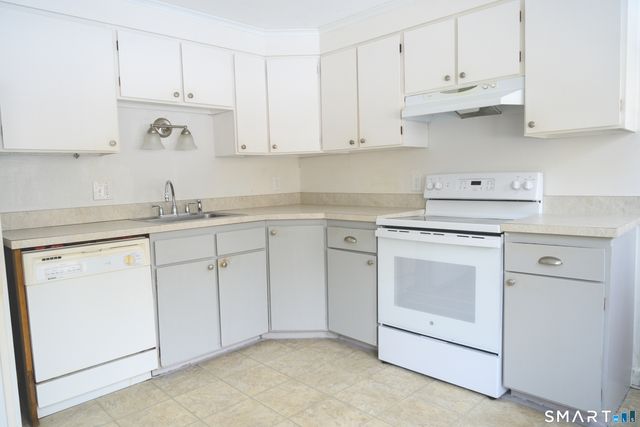 7 Old Colony Road, North Stonington, CT 06359