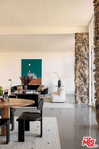 8559 Edwin Drive, Los Angeles, CA 90046