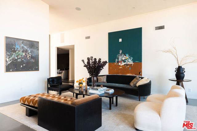 8559 Edwin Drive, Los Angeles, CA 90046