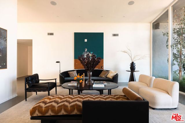 8559 Edwin Drive, Los Angeles, CA 90046