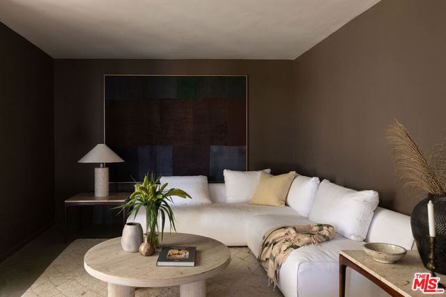 8559 Edwin Drive, Los Angeles, CA 90046