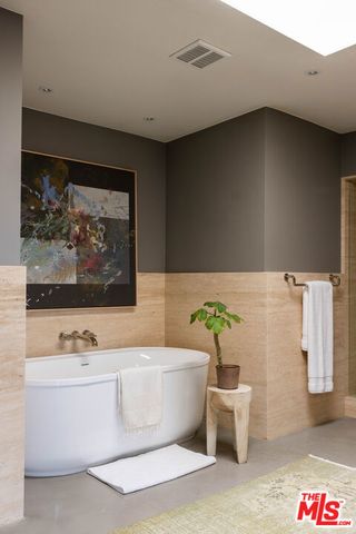 8559 Edwin Drive, Los Angeles, CA 90046