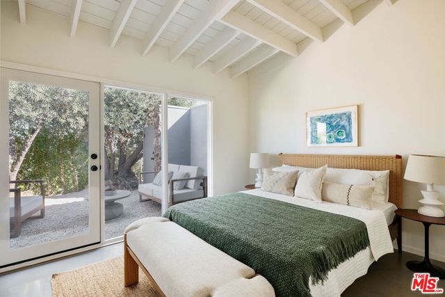 8559 Edwin Drive, Los Angeles, CA 90046