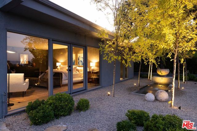 8559 Edwin Drive, Los Angeles, CA 90046