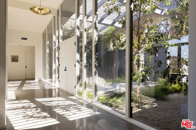 8559 Edwin Drive, Los Angeles, CA 90046