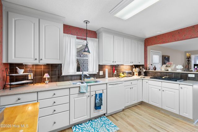 299 Riverside Drive SW, Supply, NC 28462