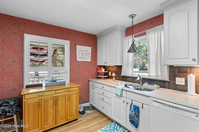 299 Riverside Drive SW, Supply, NC 28462