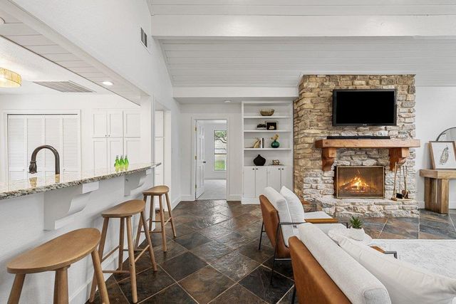 411 Lakeway DR, Lakeway, TX 78734