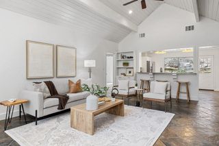 411 Lakeway DR, Lakeway, TX 78734