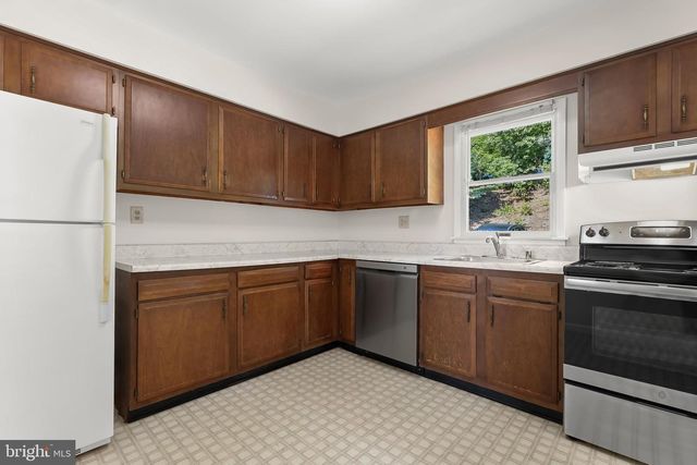 308 WATERVIEW CT, Hampstead, MD 21074