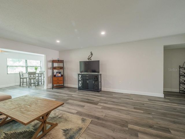 193 PINENEEDLE DRIVE, Bradenton, FL 34210