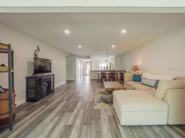 193 PINENEEDLE DRIVE, Bradenton, FL 34210