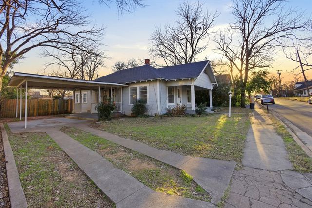 405 College Street, Cleburne, TX 76033