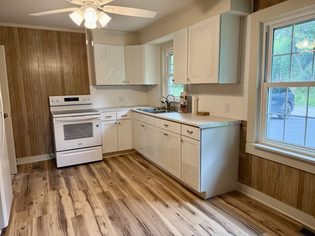 403 Old Morrison Rd, Mcminnville, TN 37110