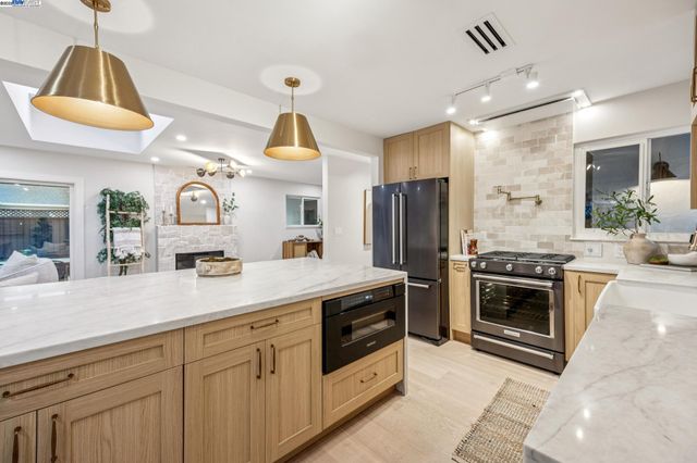 10777 W Estates Dr, Cupertino, CA 95014