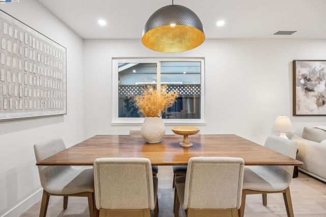 10777 W Estates Dr, Cupertino, CA 95014