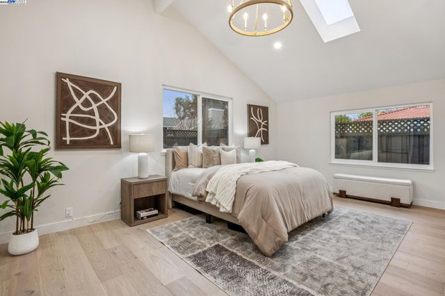 10777 W Estates Dr, Cupertino, CA 95014