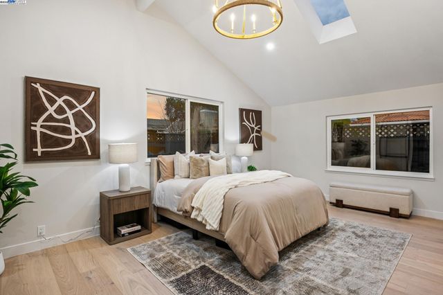 10777 W Estates Dr, Cupertino, CA 95014