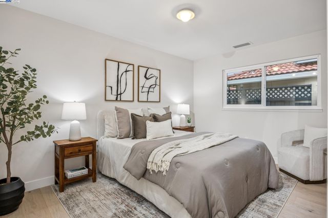 10777 W Estates Dr, Cupertino, CA 95014