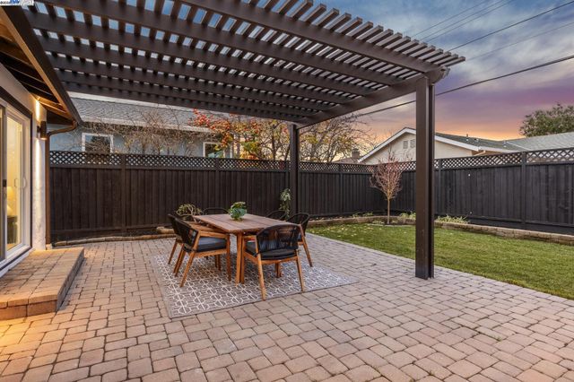 10777 W Estates Dr, Cupertino, CA 95014