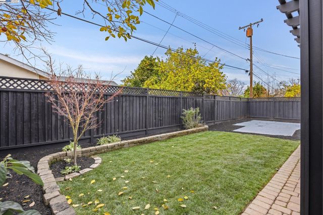 10777 W Estates Dr, Cupertino, CA 95014