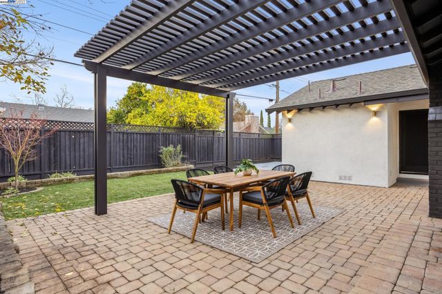 10777 W Estates Dr, Cupertino, CA 95014