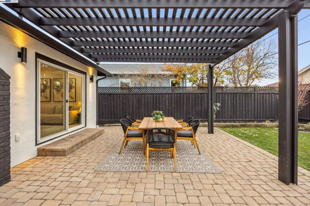 10777 W Estates Dr, Cupertino, CA 95014